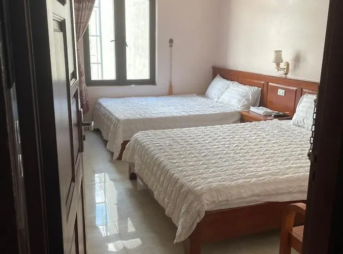 Hạ Long HOTEL *